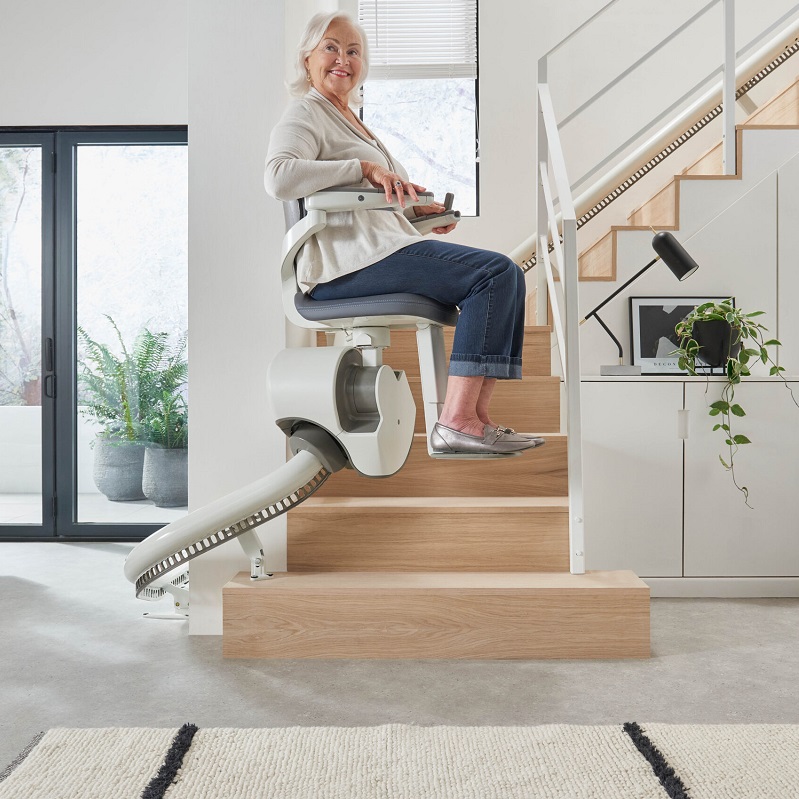 FITAL Treppenlifte - Flow X, fließende Fahrt